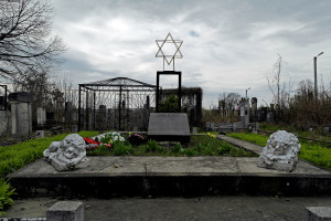 Czernowitz_new-cemetery_SAM7486